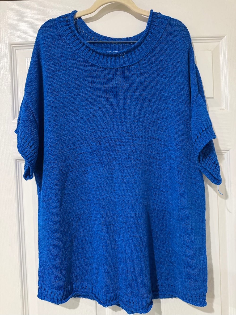 Cato Short-Sleeve Crew Neck Knit Sweater in Bright Blue
